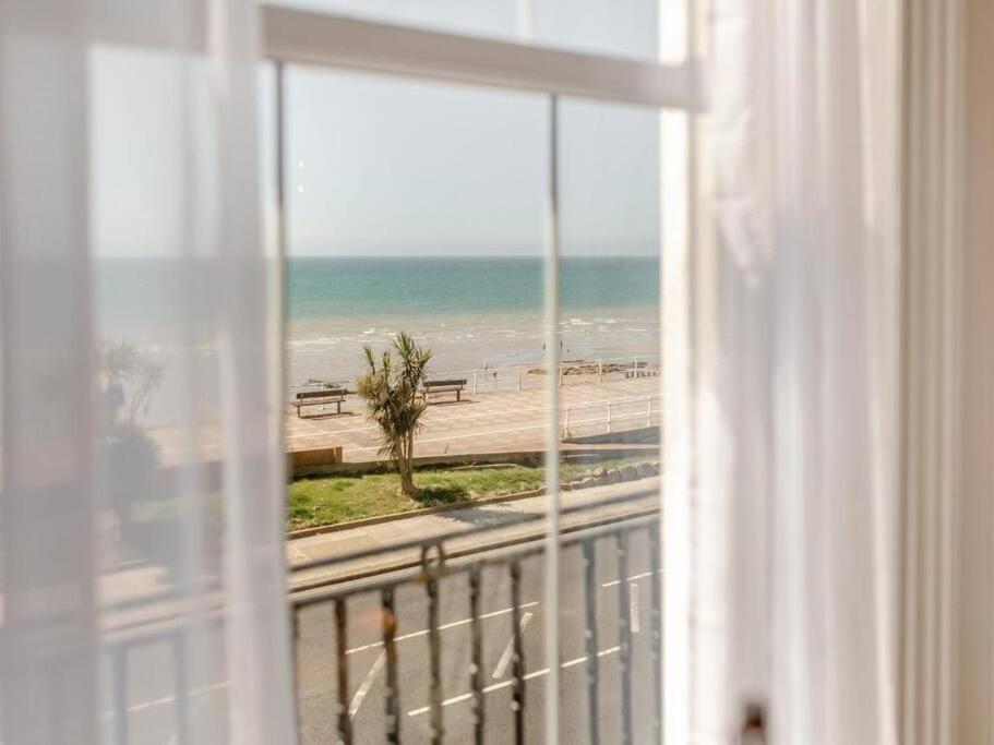 Beach Apartment Hastings Esterno foto