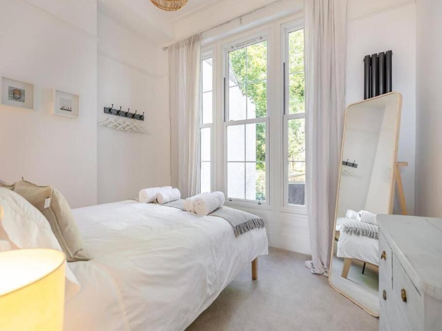 Beach Apartment Hastings Esterno foto